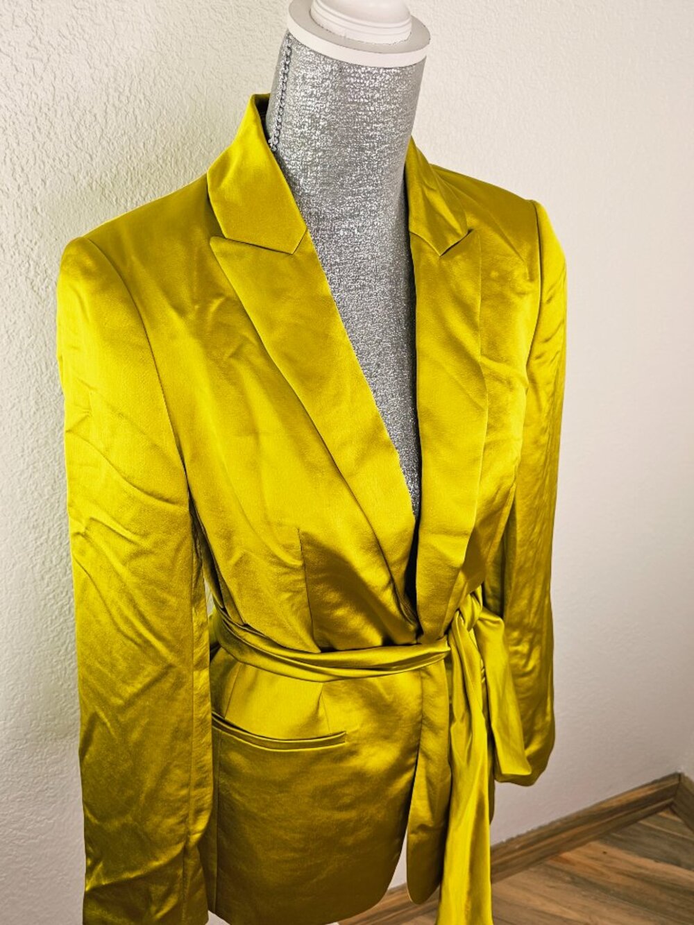 Express Satin Tie Waist Blazer ~ NEW Size Small - Picture 3 of 11